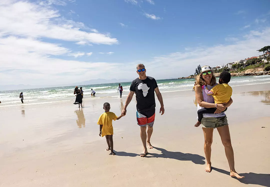 ss-david-michelle-beach-day-with-kids