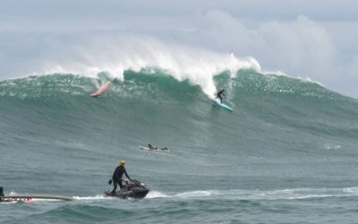 DUNGEONS PADDLE SURF SESSIONS
