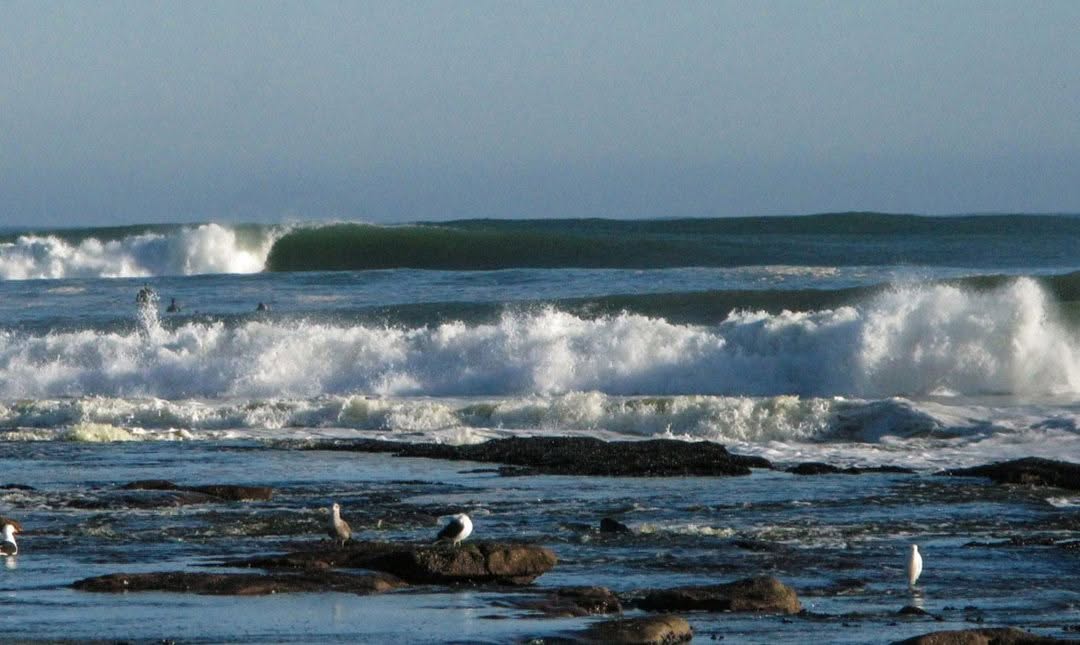 OFF THE BEATEN TRACK: OUR SURF INSTRUCTORS’ FAVOURITE SURFING SPOTS